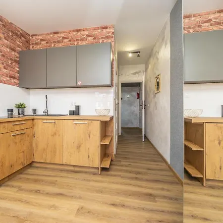 Stare Miasto Seredynskiego Apartment