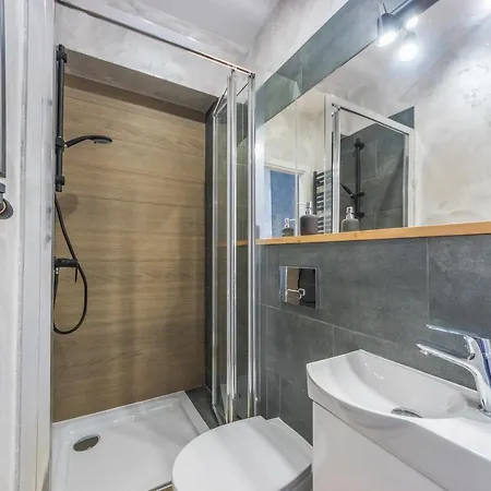 Stare Miasto Seredynskiego Apartment *