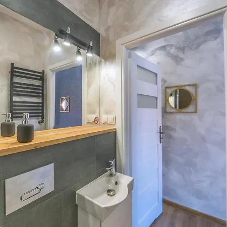 Stare Miasto Seredynskiego Apartment