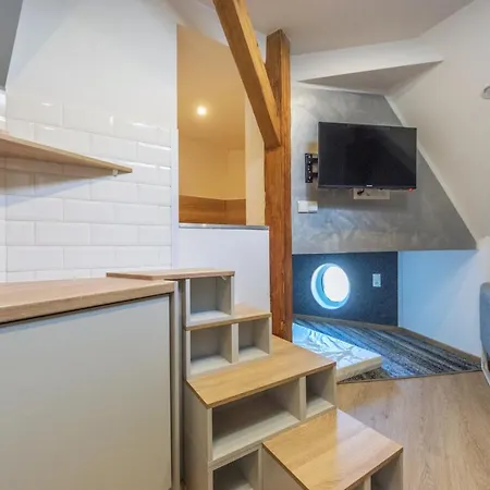 Stare Miasto Seredynskiego Apartment *